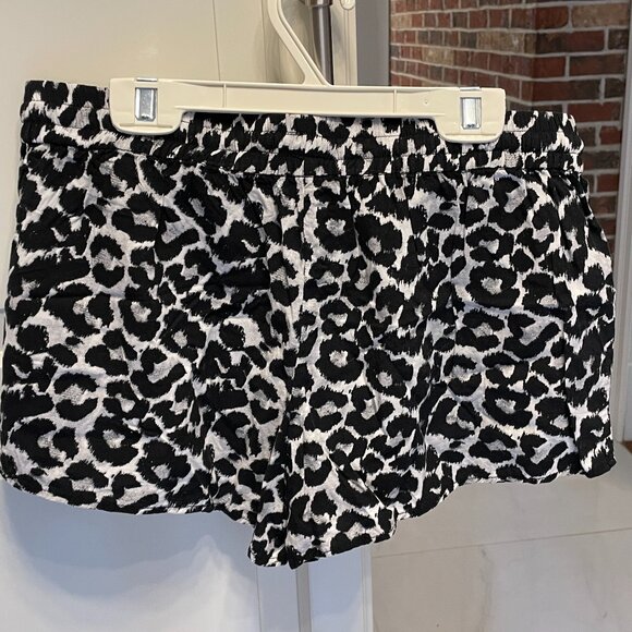 Soft Joie, Women short, lepard print, XS - Picture 7 of 9